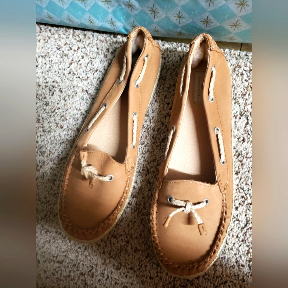 Ugg Australia Women’s Slipper Size 9